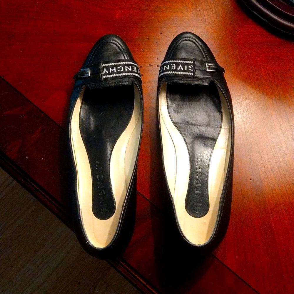 Givenchy Black Leather Flats with Logo D